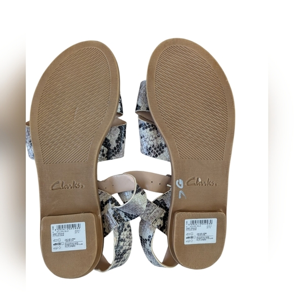 Clarks Women's Snake Print Sandals sz 7 - Picture 2 of 8
